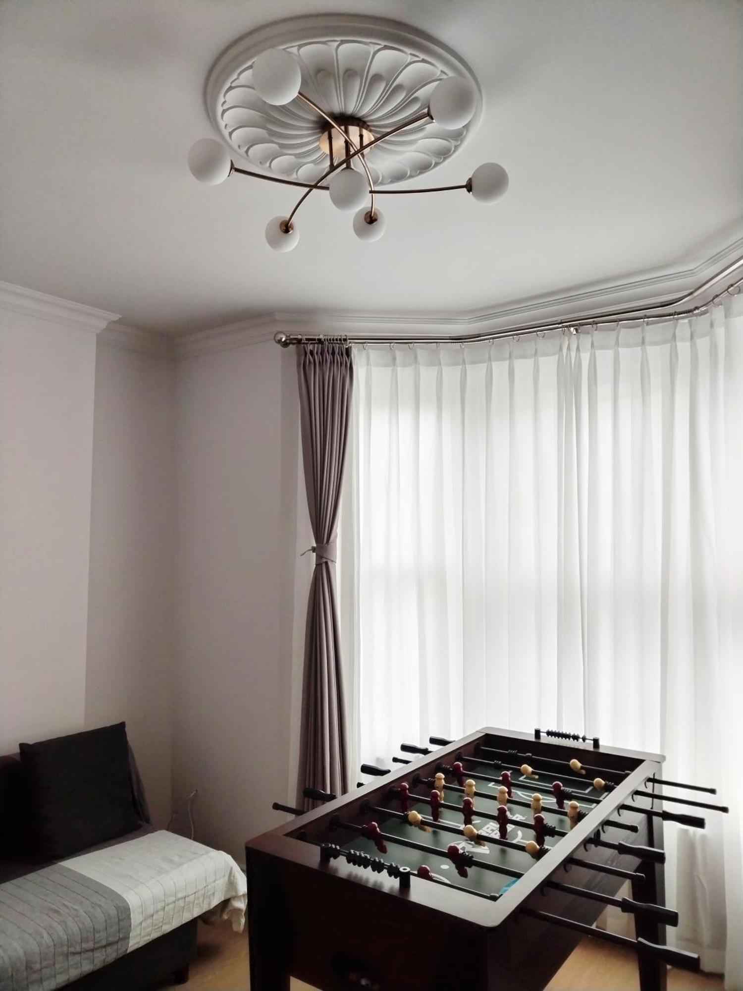 New Refurbished One Bed Flat In The West * Londra